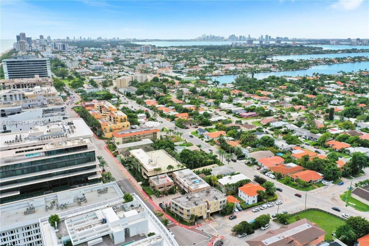 9008 Collins Ave, Unit 402, Surfside, FL 33154 Photo