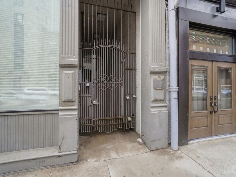 813 Broadway Street, Cincinnati, OH 45202 Photo 3