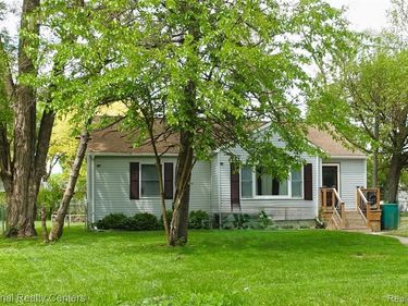 44 Chaney Street, Van Buren Twp, MI 48111