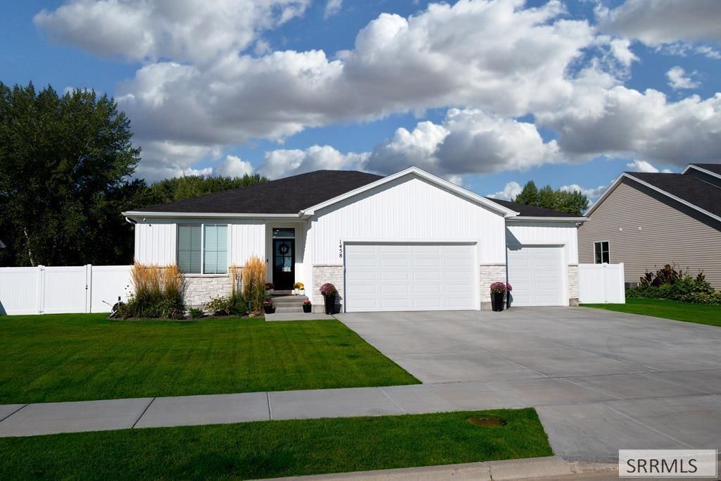 1458 N 805 E, Shelley, ID 83274 Main Photo