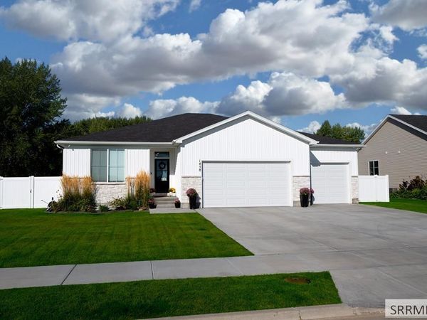 1458 N 805 E, SHELLEY, ID 83274