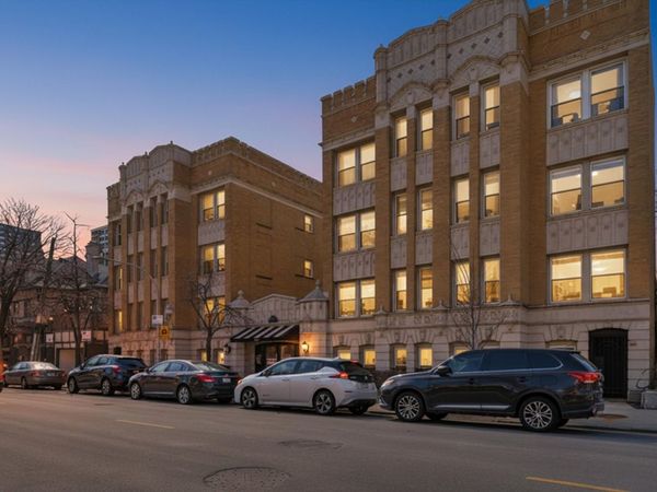 4240 N Clarendon Avenue , Unit 209N, Chicago, IL 60613