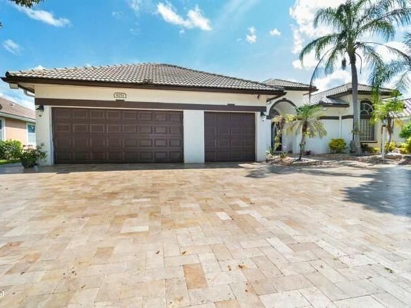 8252 NW 44th Street, Coral Springs, FL 33065