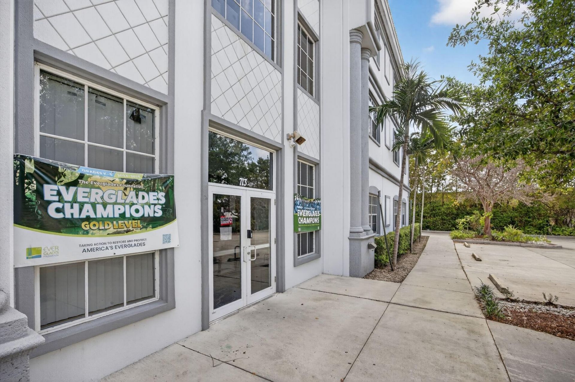 713 W Palm Drive, Florida City, FL 00000 Photo