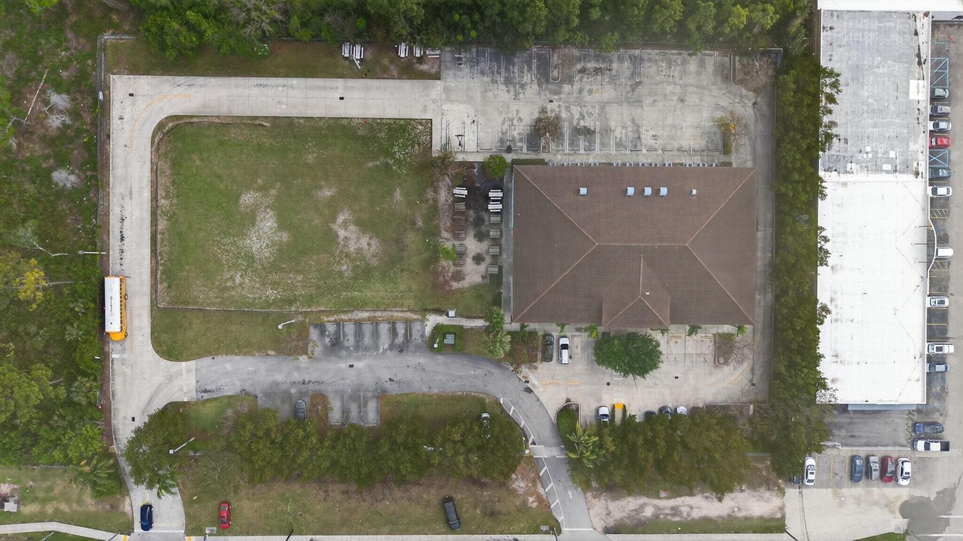 713 W Palm Drive, Florida City, FL 00000 Photo