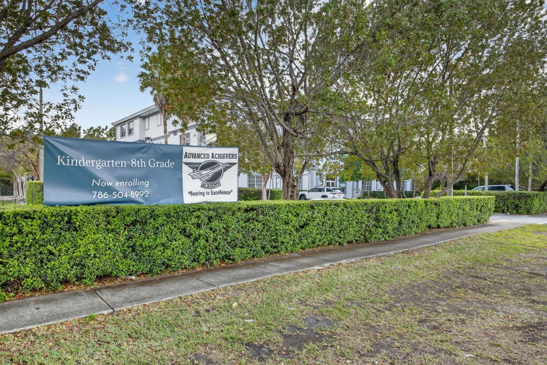 713 W Palm Drive, Florida City, FL 00000 Photo