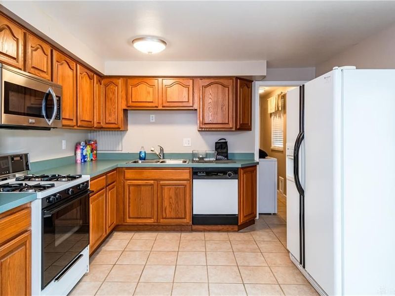 6501 Stonehurst Drive, Huber Heights, OH 45424 Photo 11