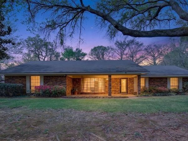 220 Walnut Lane, Bossier City, LA 71111