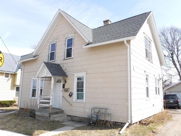909 S 21st STREET, Manitowoc, WI 54220