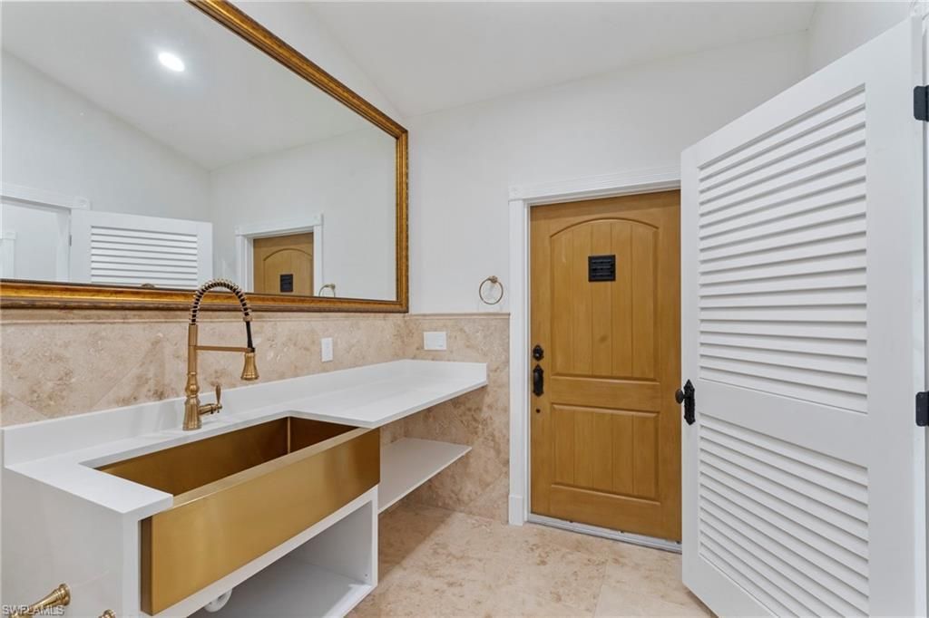 21531 N River Rd , Alva, FL 33920 Photo