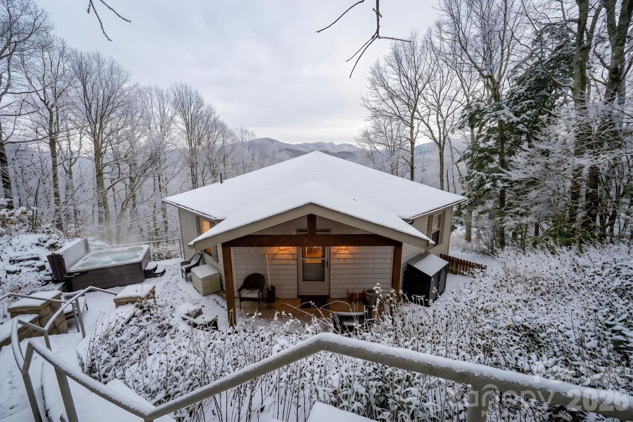 114 Deerwood Trail, Seven Devils, NC 28604 Main Photo