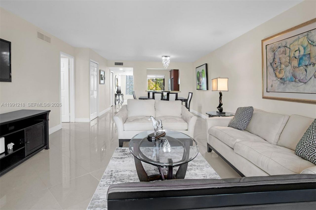 304 Racquet Club Rd, Unit 203, Weston, FL 33326 Photo