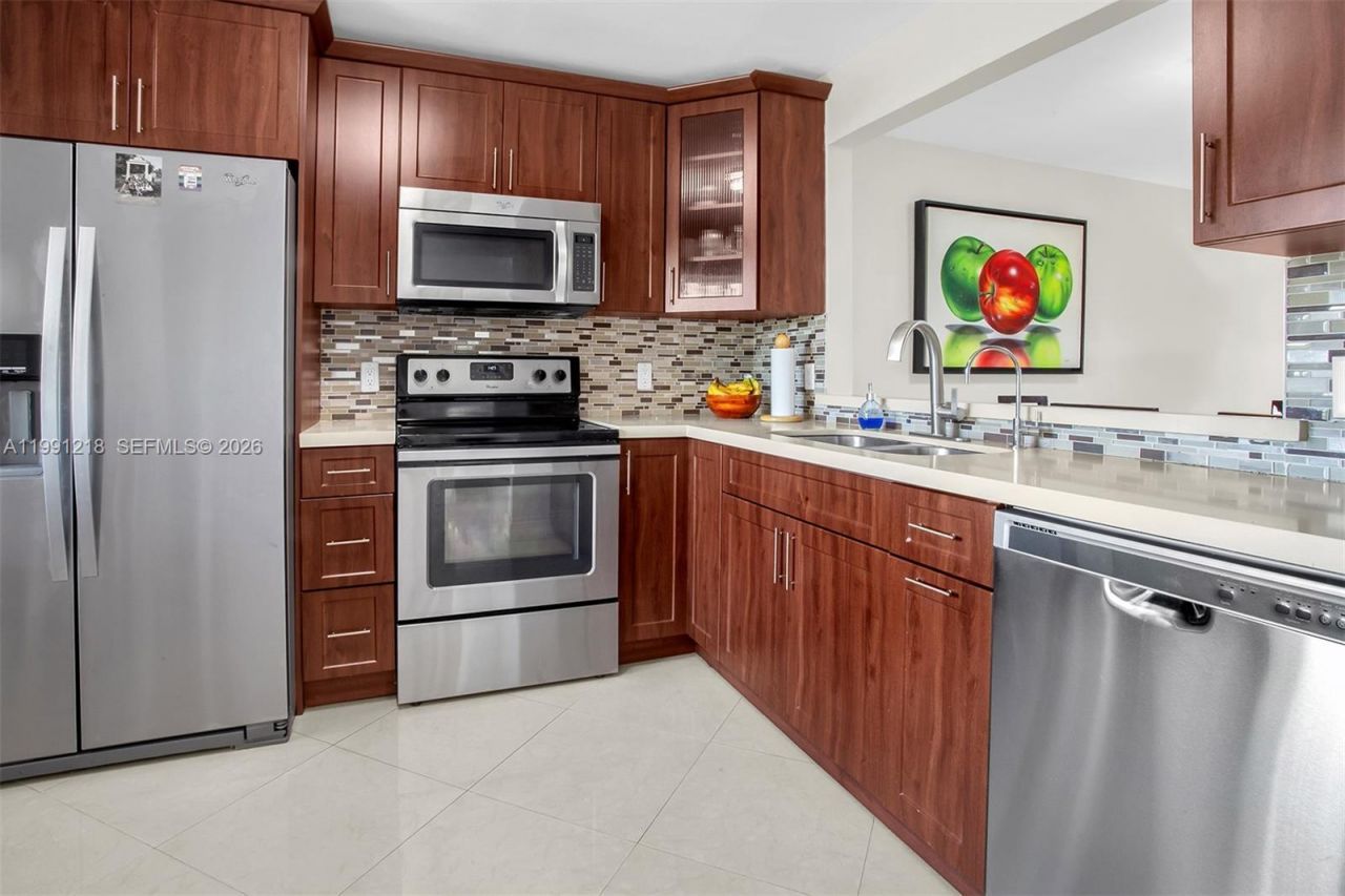 304 Racquet Club Rd, Unit 203, Weston, FL 33326 Photo