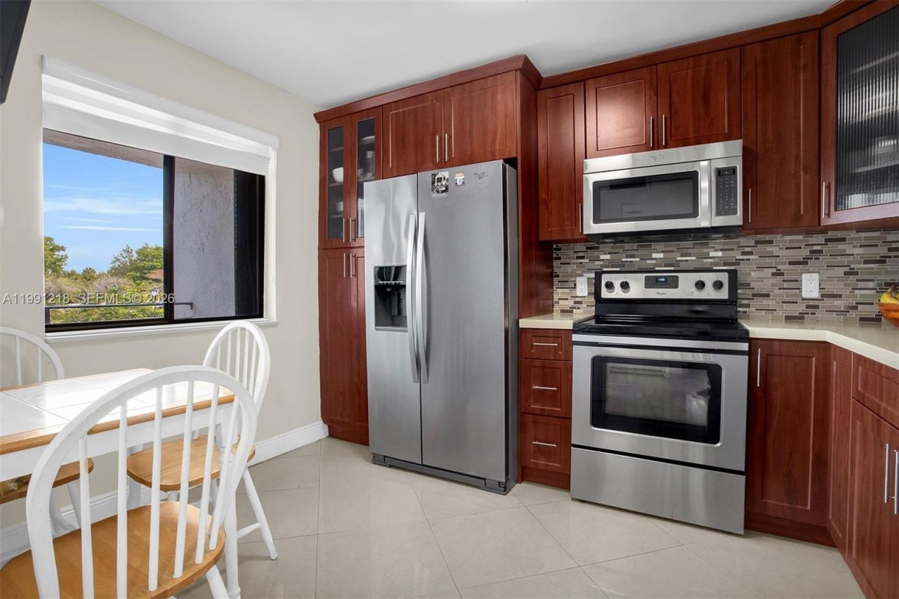 304 Racquet Club Rd, Unit 203, Weston, FL 33326 Photo