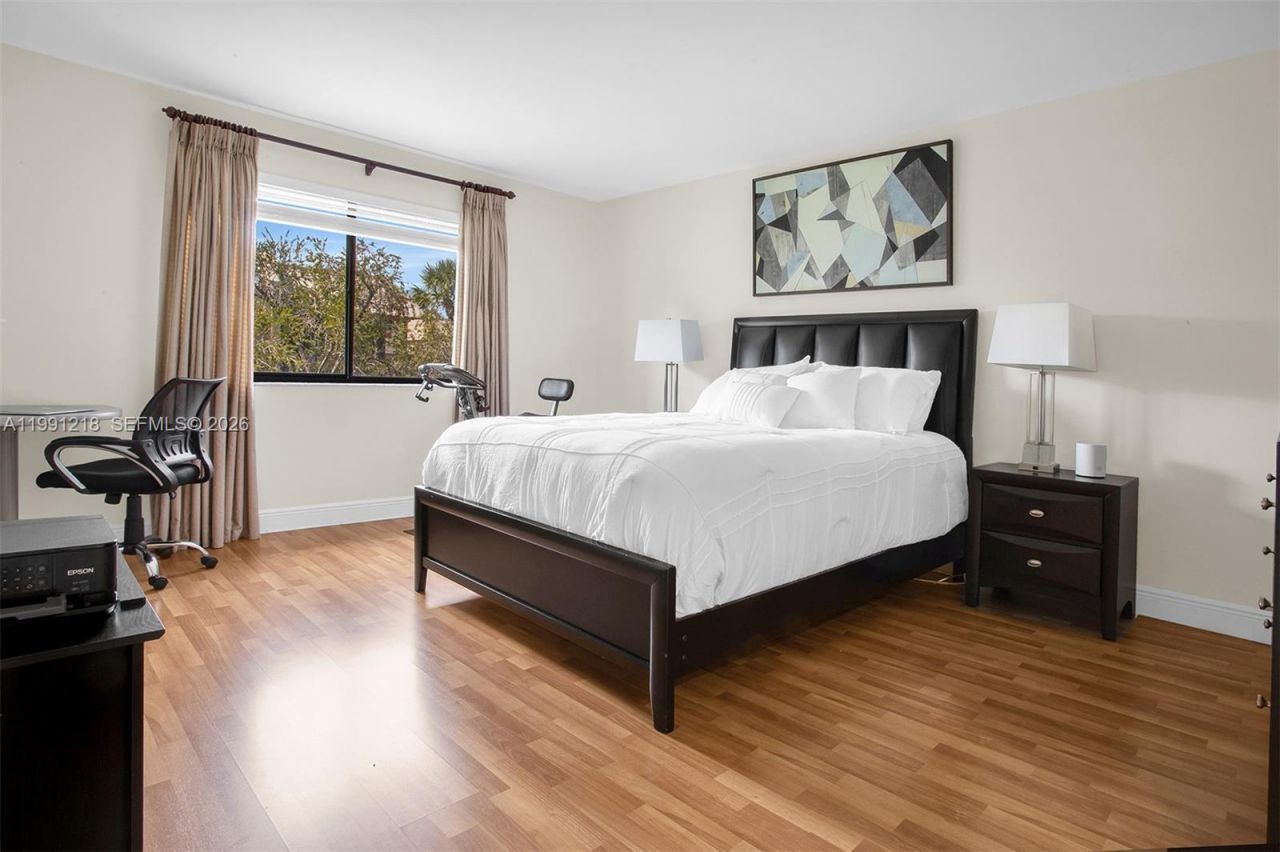 304 Racquet Club Rd, Unit 203, Weston, FL 33326 Photo