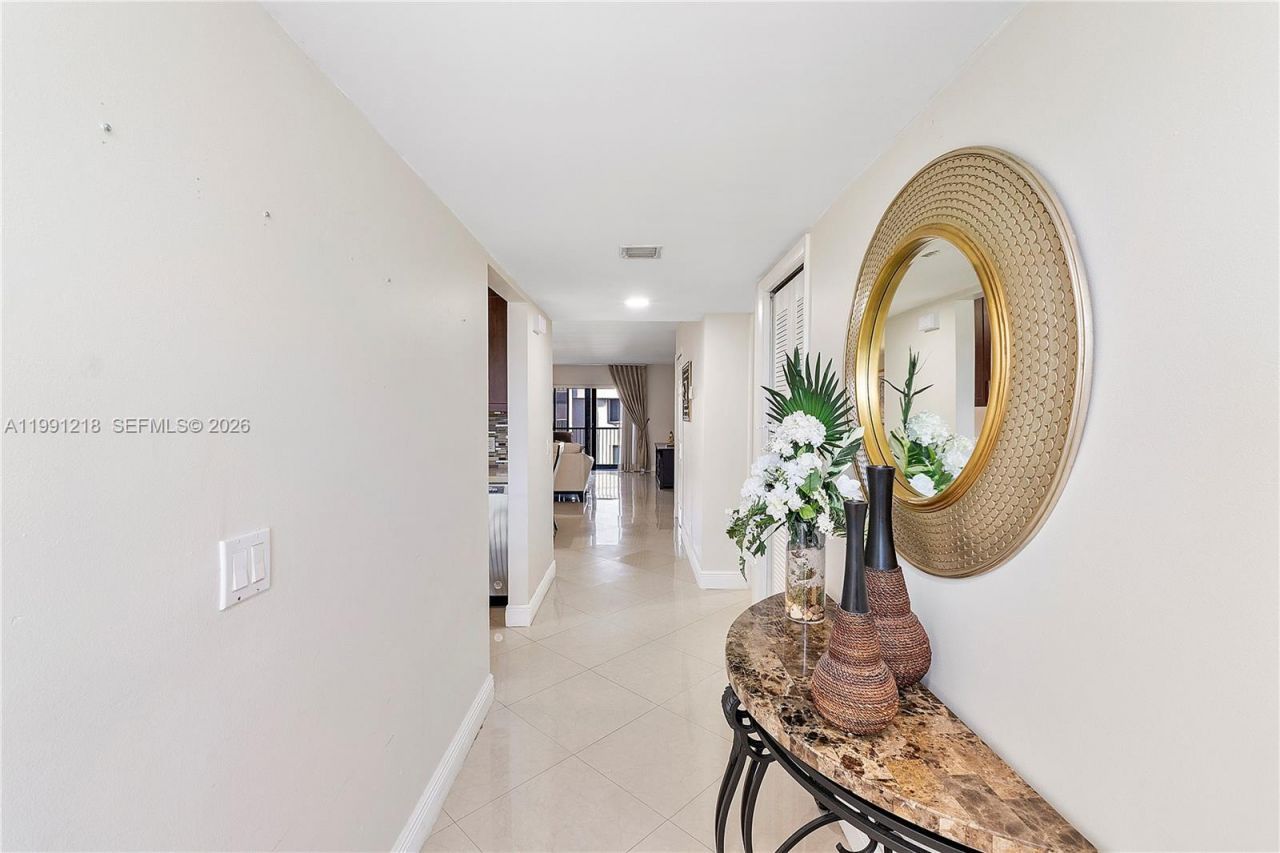 304 Racquet Club Rd, Unit 203, Weston, FL 33326 Photo