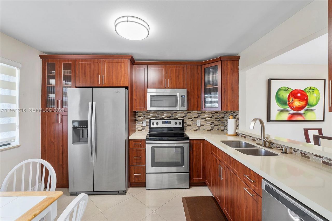 304 Racquet Club Rd, Unit 203, Weston, FL 33326 Photo