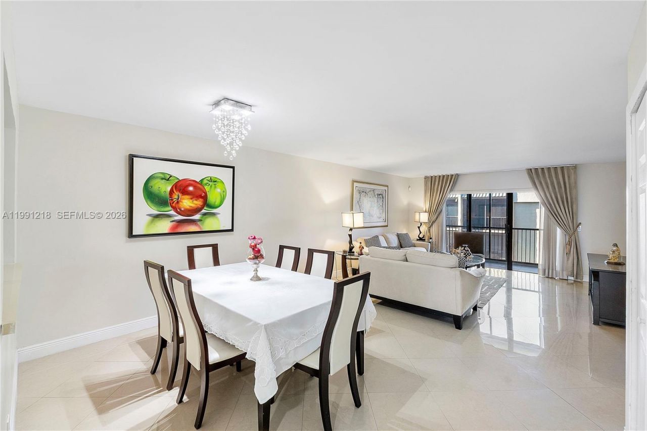 304 Racquet Club Rd, Unit 203, Weston, FL 33326 Photo