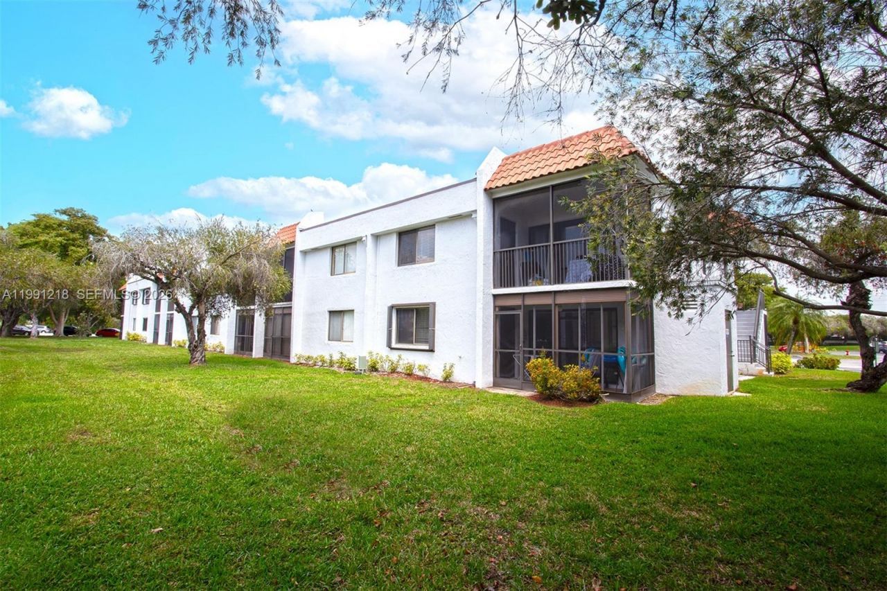 304 Racquet Club Rd, Unit 203, Weston, FL 33326 Photo