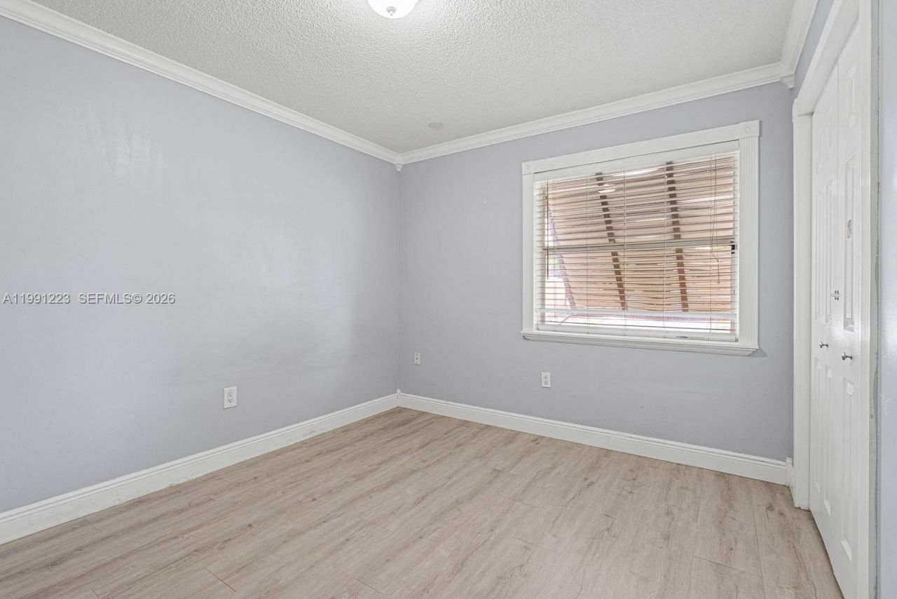 6854 NW 173rd Dr, Unit 210, Hialeah, FL 33015 Photo