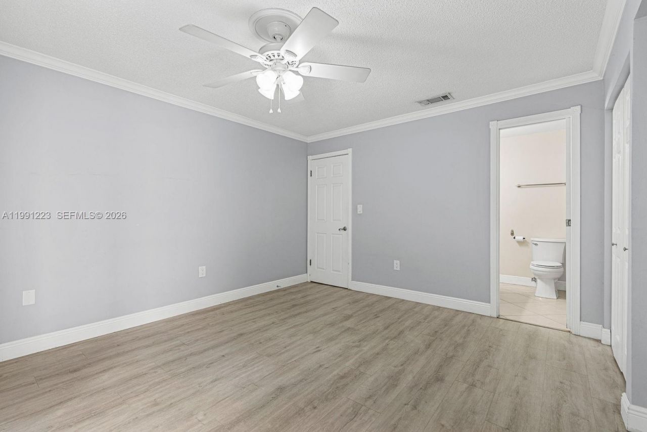 6854 NW 173rd Dr, Unit 210, Hialeah, FL 33015 Photo
