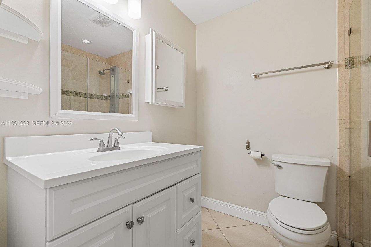 6854 NW 173rd Dr, Unit 210, Hialeah, FL 33015 Photo