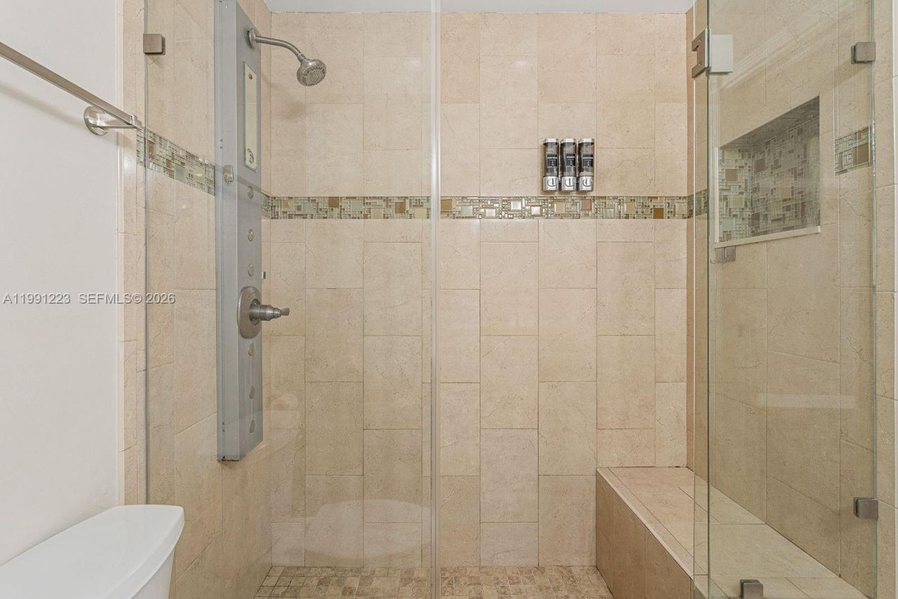 6854 NW 173rd Dr, Unit 210, Hialeah, FL 33015 Photo
