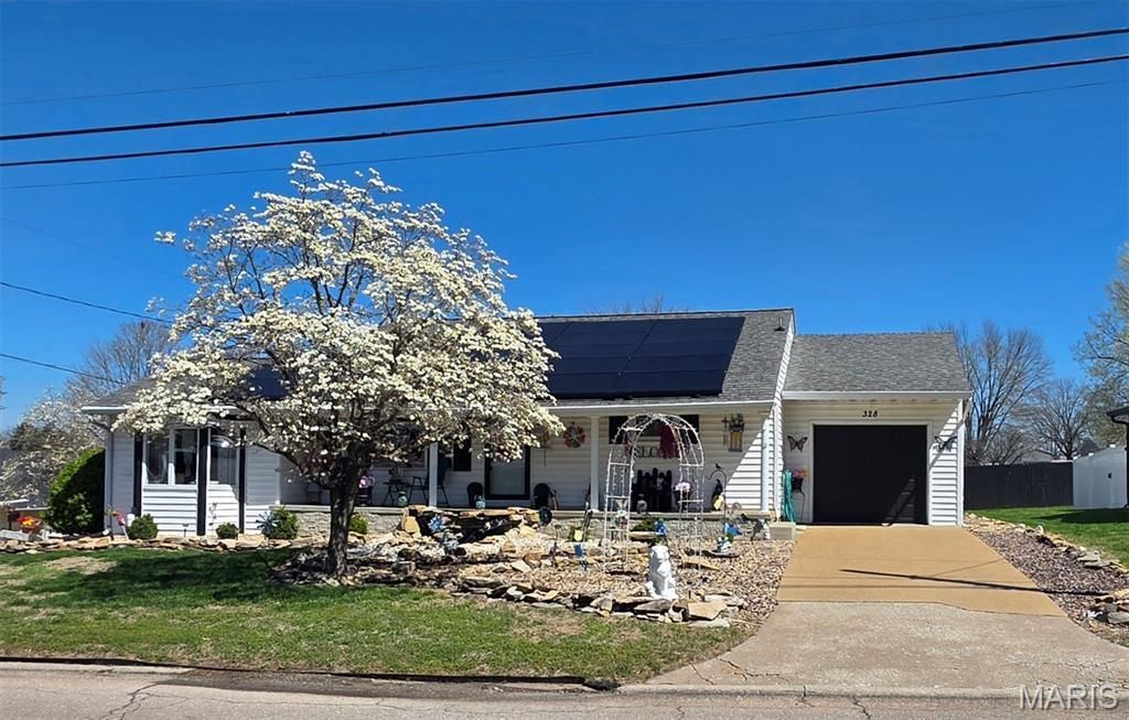 328 Van Zant Street, Chester, IL 62233 Main Photo