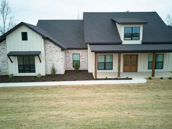 10565 W Miller Sardis Road, Bauxite, AR 72011