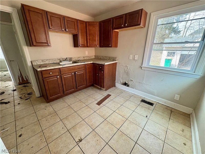 20803 Kenyon, Maple Heights, OH 44137 Photo 8