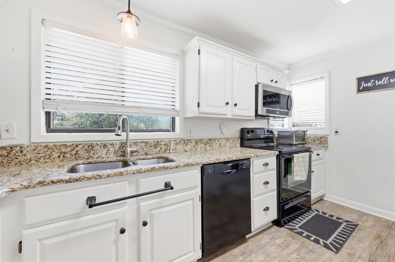 7600 Ocean Blvd. N Photo 10