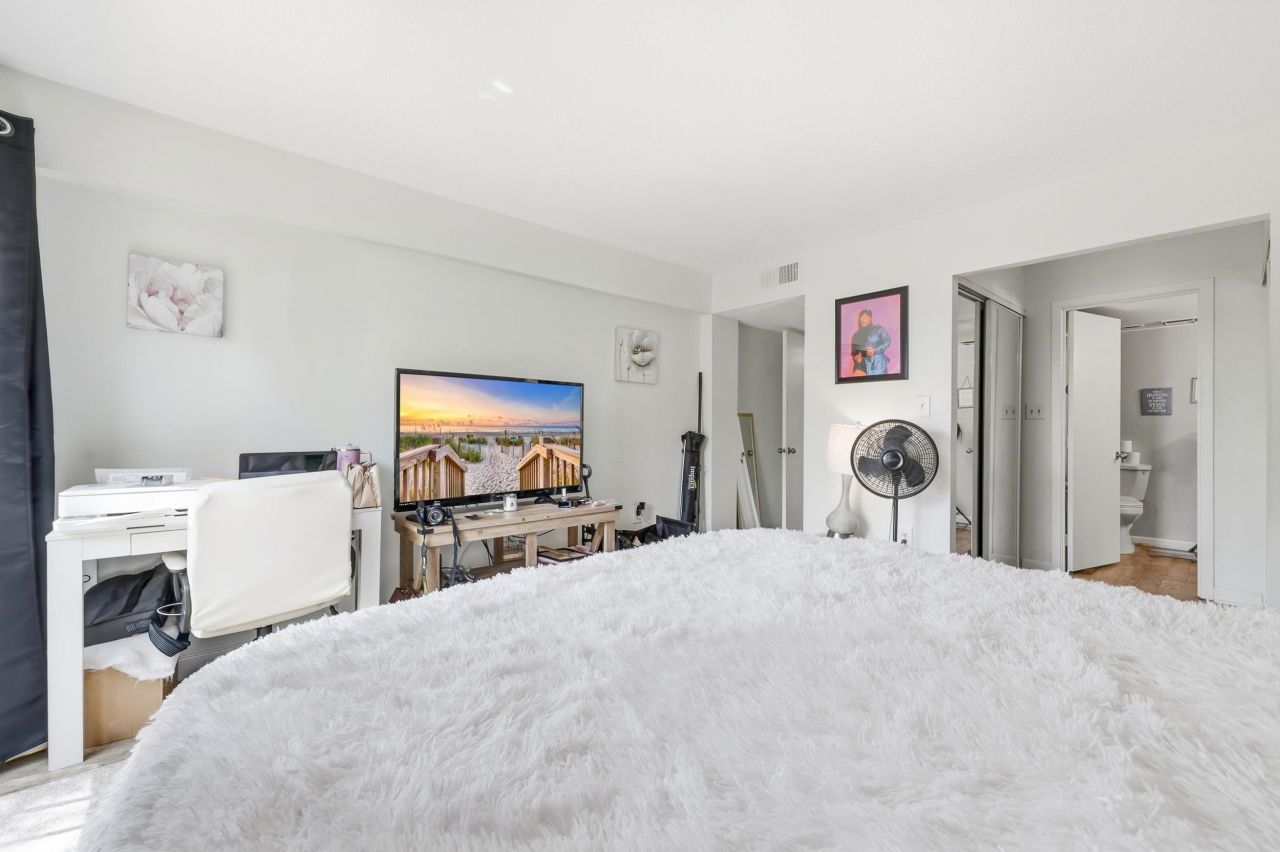 7600 Ocean Blvd. N Photo 23