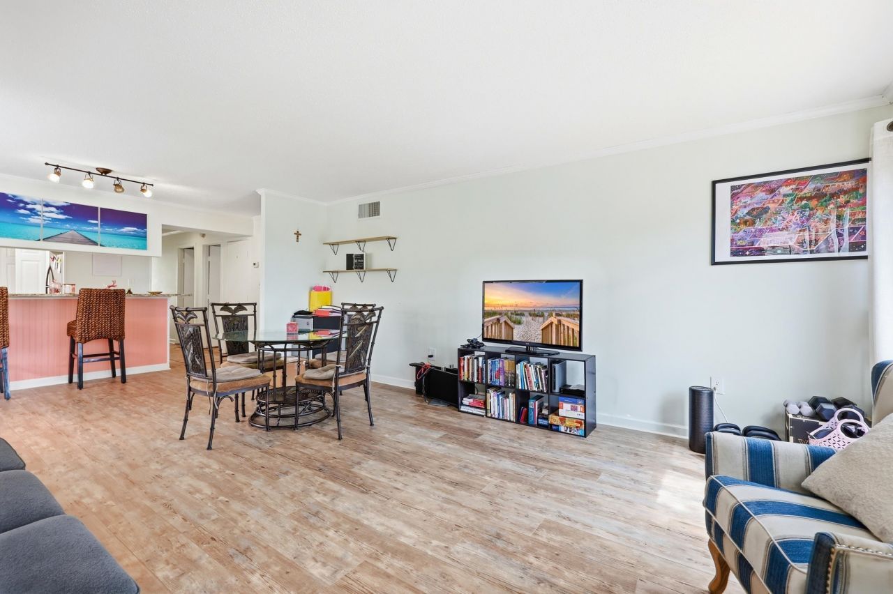 7600 Ocean Blvd. N Photo 7