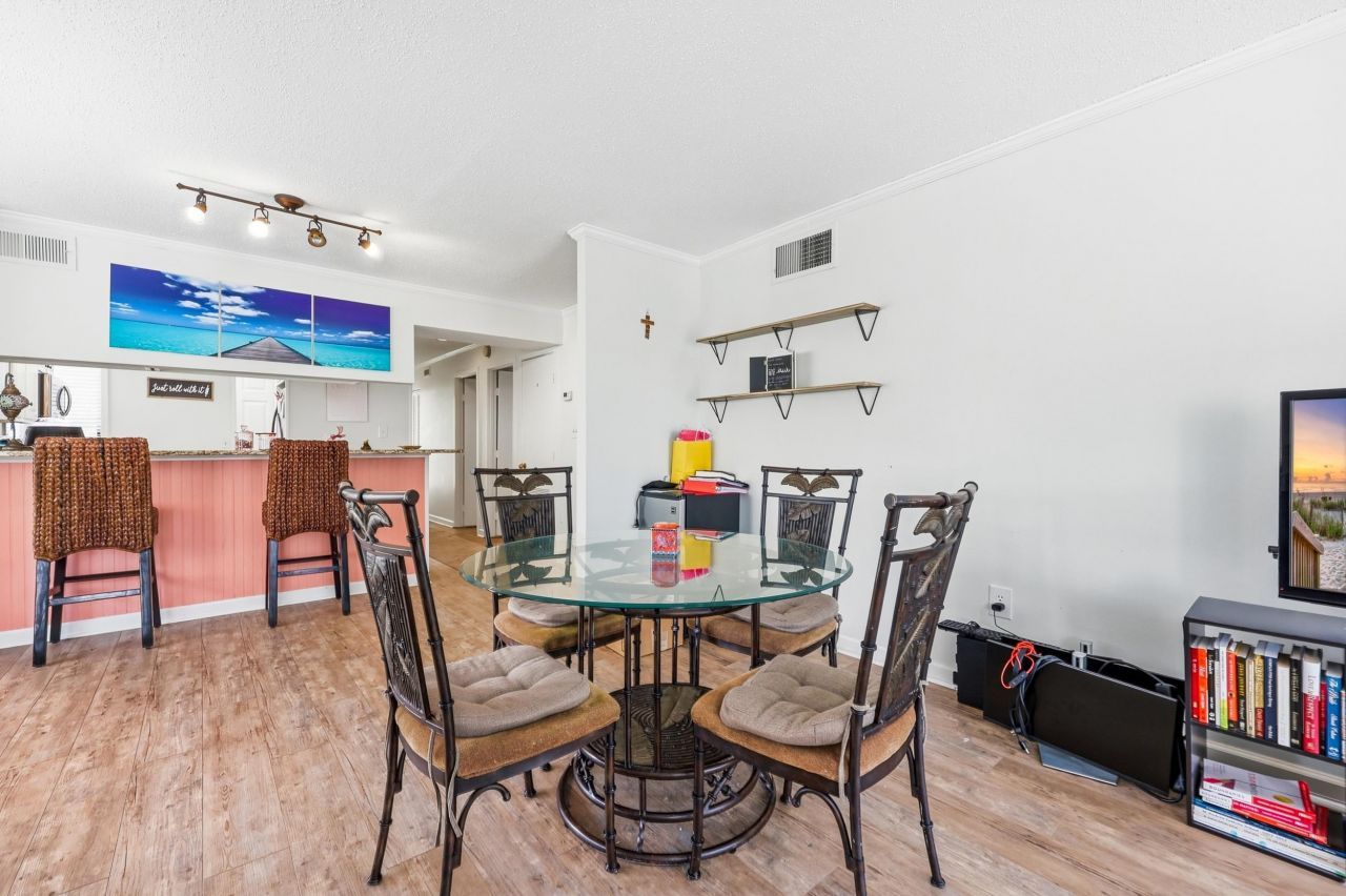 7600 Ocean Blvd. N Photo 8