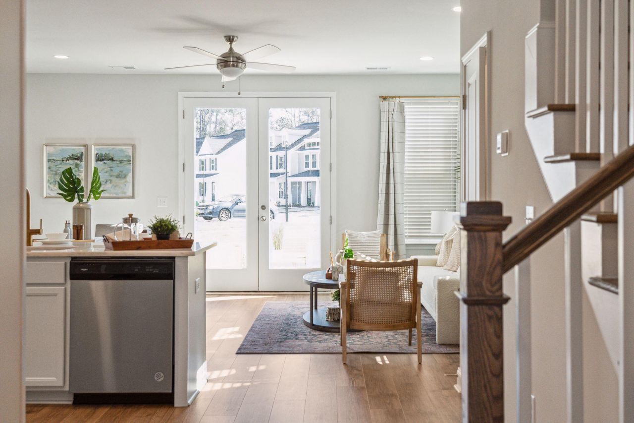 215 Harding Lane Photo 8