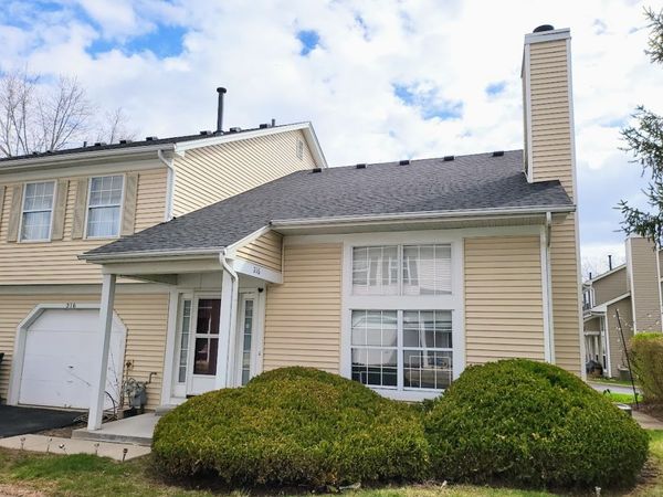 216 Ivy Court , Streamwood, IL 60107