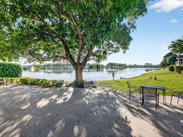 94 Stratford G, West Palm Beach, FL 33417