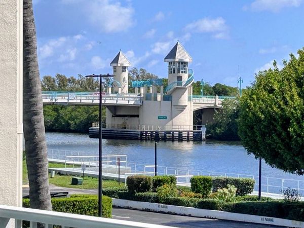 230 Horizons E, Unit 205, Boynton Beach, FL 33435