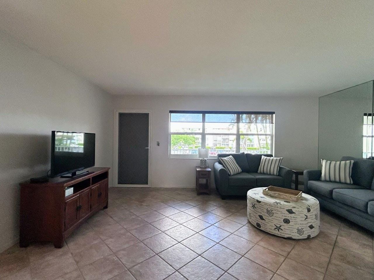 230 Horizons E, Unit 205, Boynton Beach, FL 33435 Photo