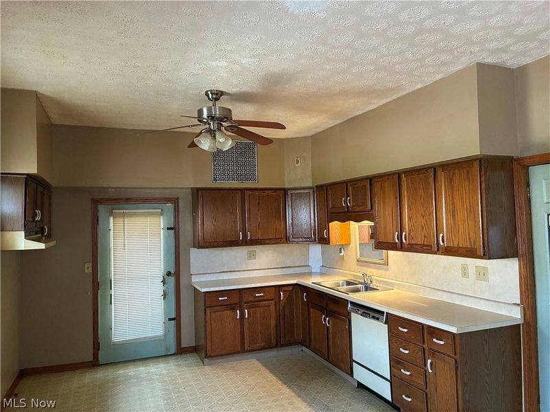 331 Wood Avenue, Niles, OH 44446 Photo 4