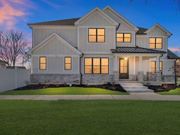 170 W Armitage Avenue , Elmhurst, IL 60126