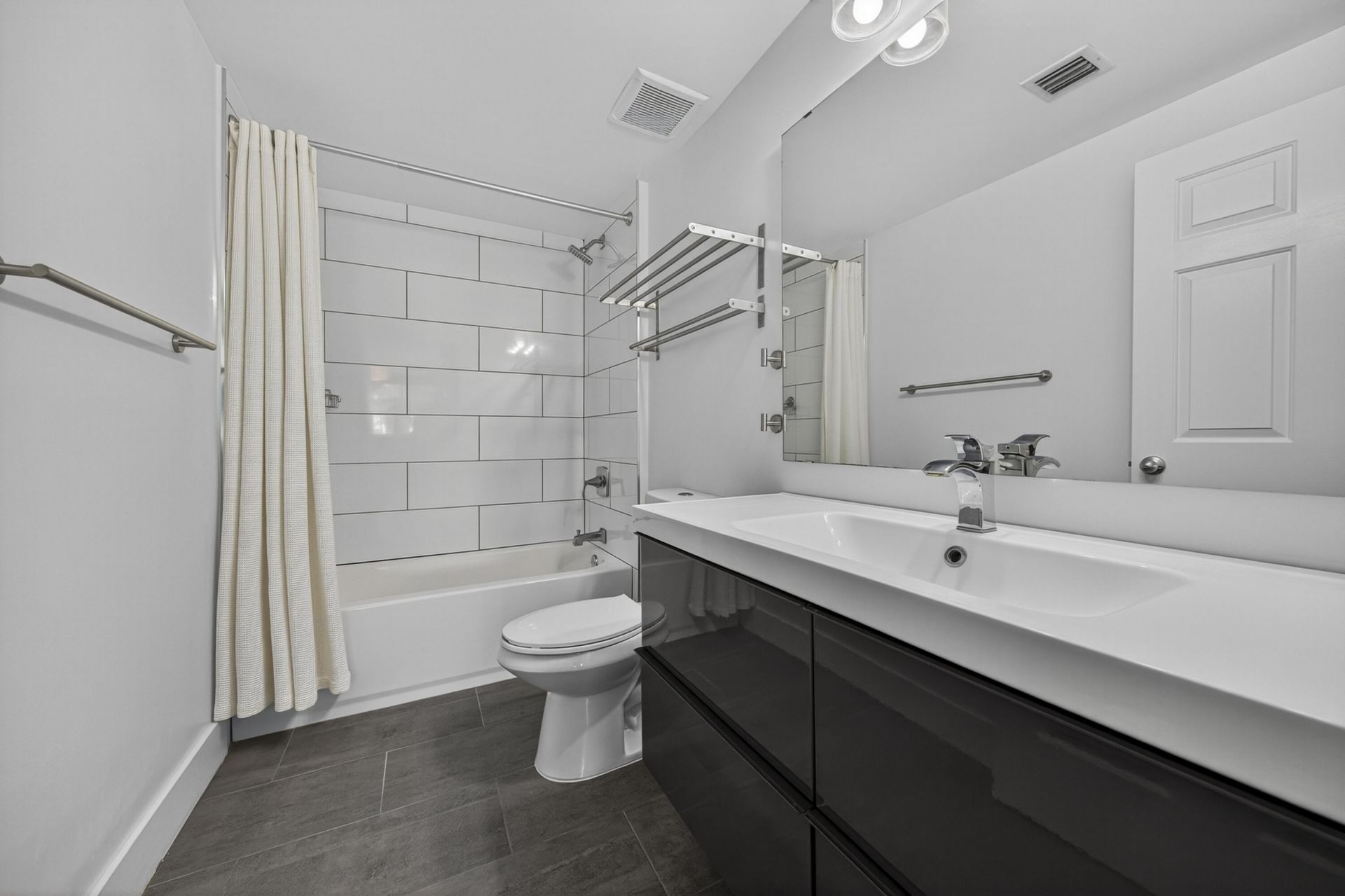 2421 NE 65th Street, Unit 209, Fort Lauderdale, FL 33308 Photo