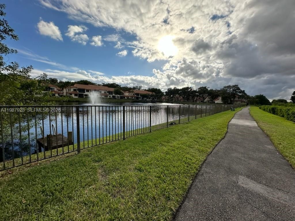 3309 Water Oak Dr, Unit 1304, Hollywood, FL 33021 Photo