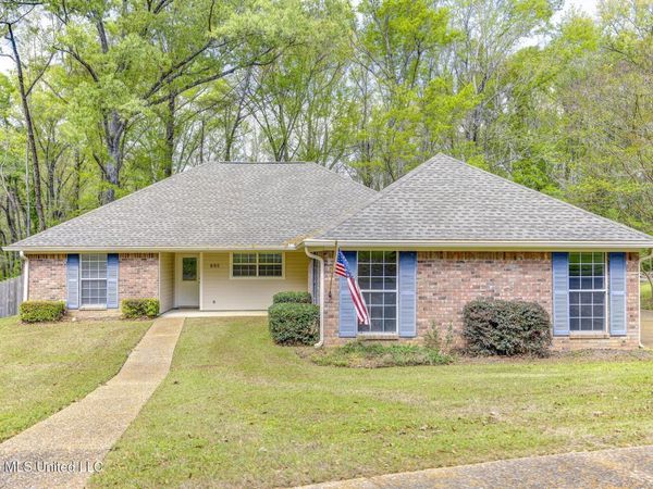806 Winding Hills Drive, Clinton, MS 39056