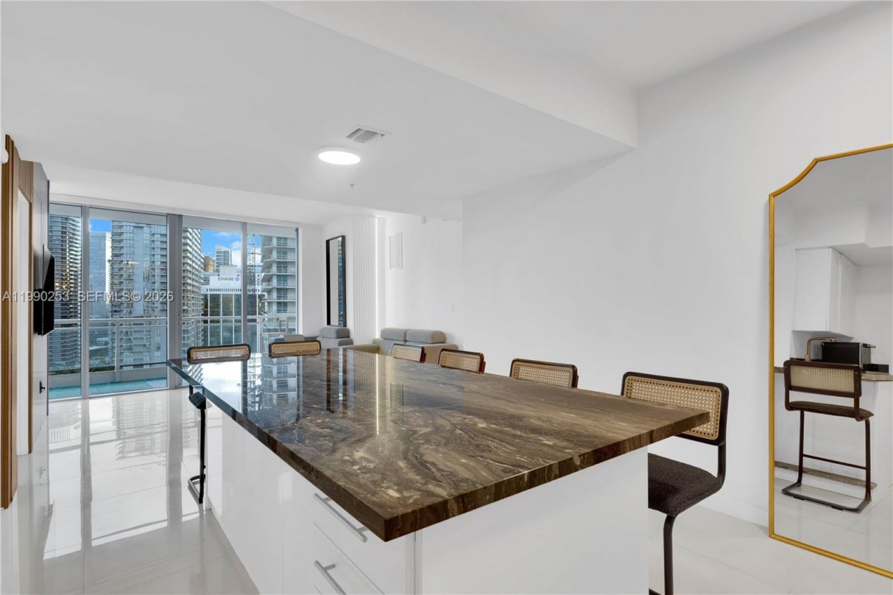 92 SW 3rd St , Unit 2802, Miami, FL 33130 Photo