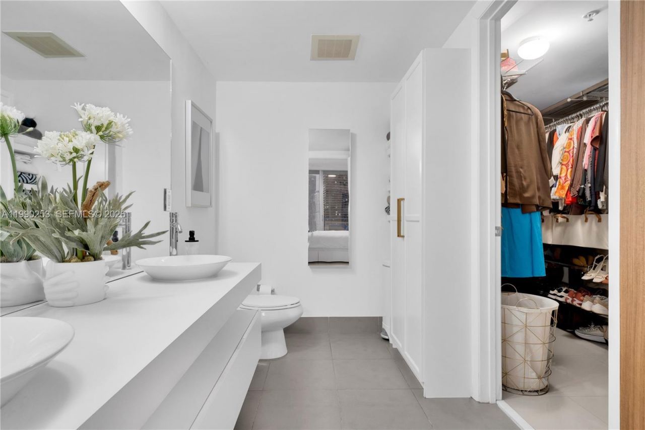 92 SW 3rd St , Unit 2802, Miami, FL 33130 Photo