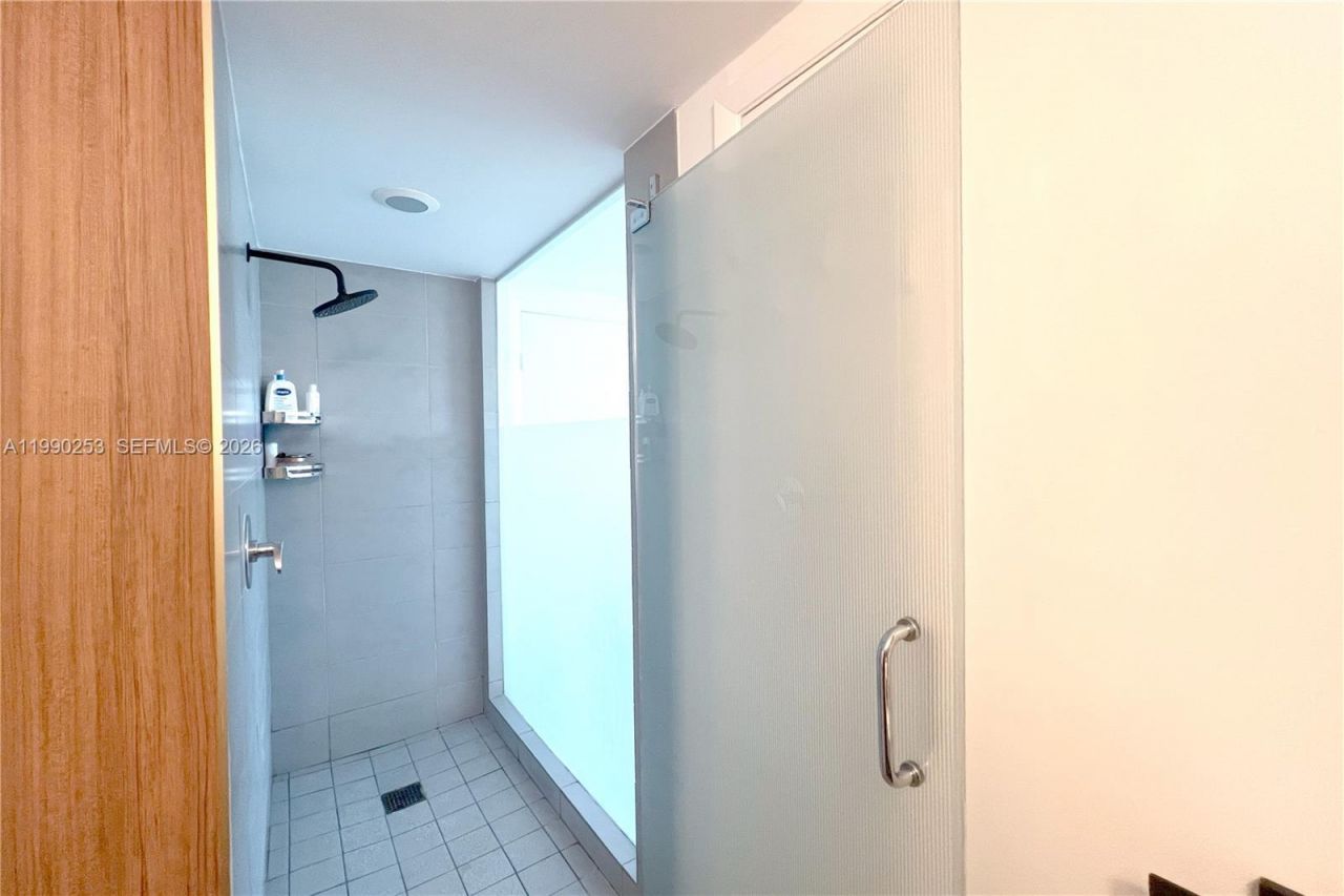 92 SW 3rd St , Unit 2802, Miami, FL 33130 Photo