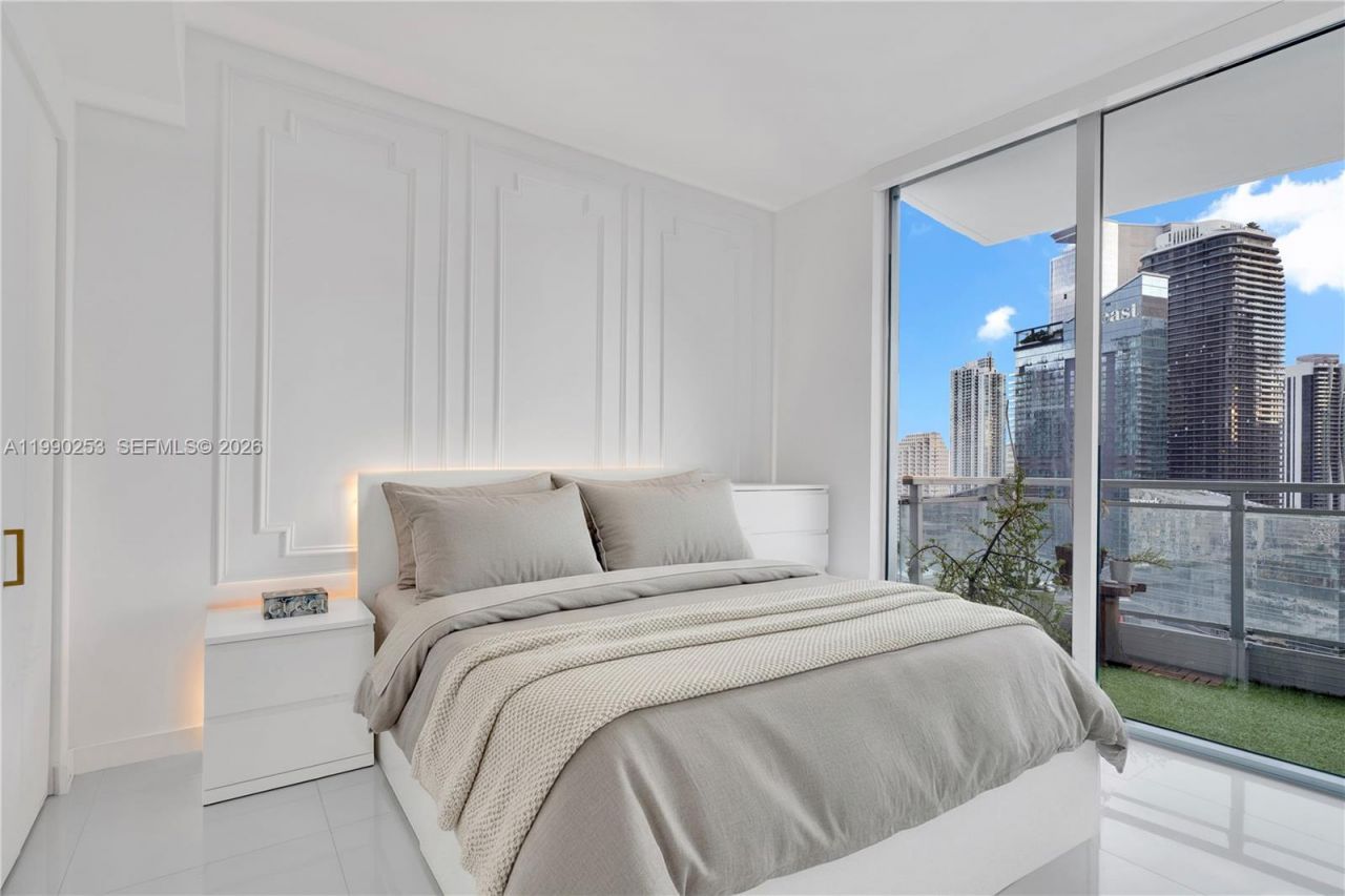 92 SW 3rd St , Unit 2802, Miami, FL 33130 Photo