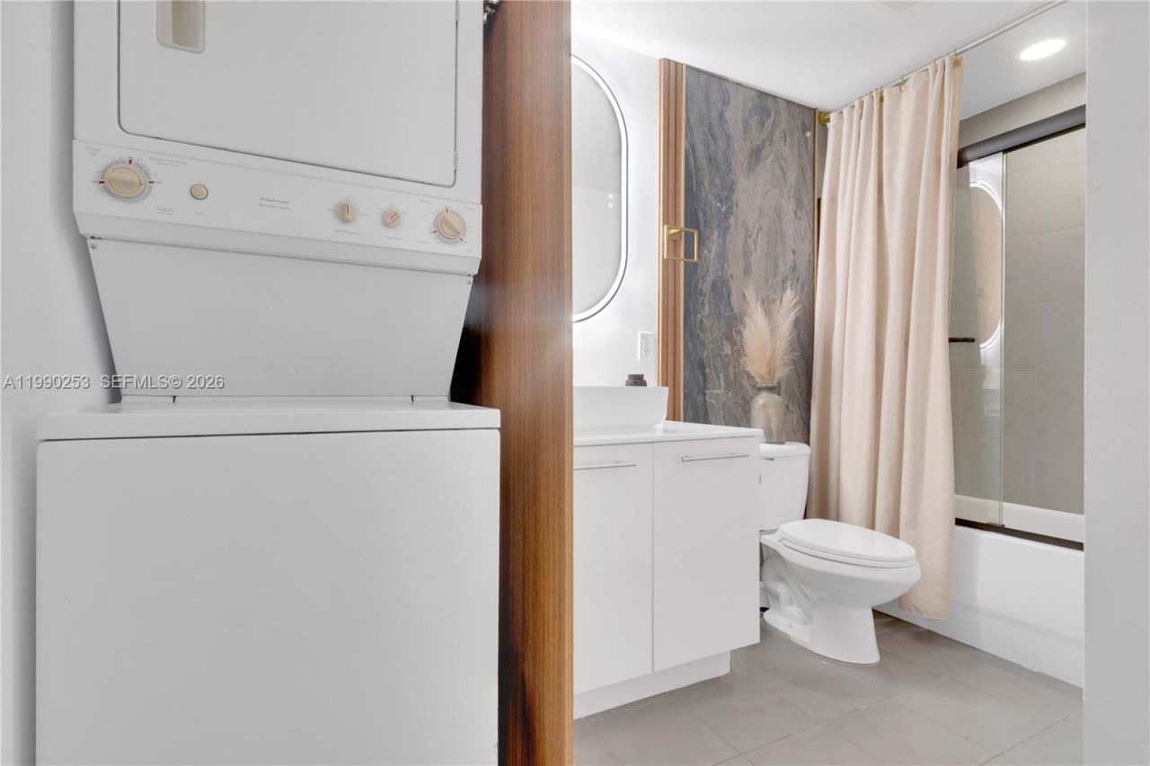 92 SW 3rd St , Unit 2802, Miami, FL 33130 Photo