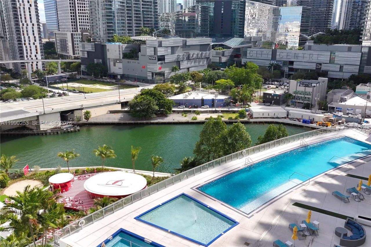 92 SW 3rd St , Unit 2802, Miami, FL 33130 Photo